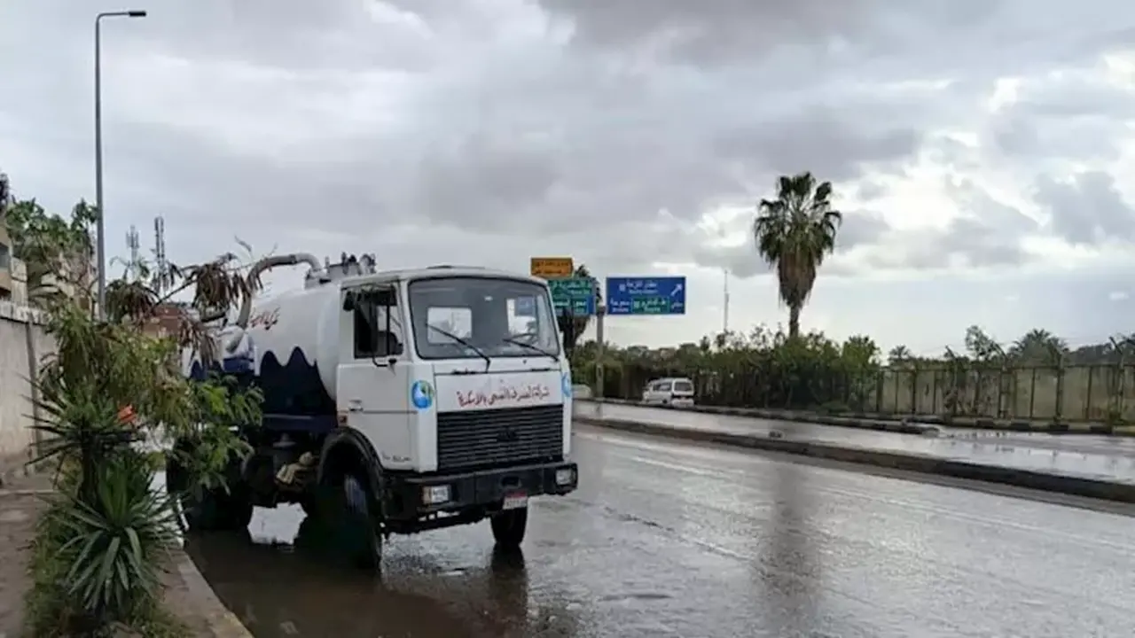 أمطار غزيرة تضرب الإسكندرية في ثاني أيام عيد الفطر المبارك